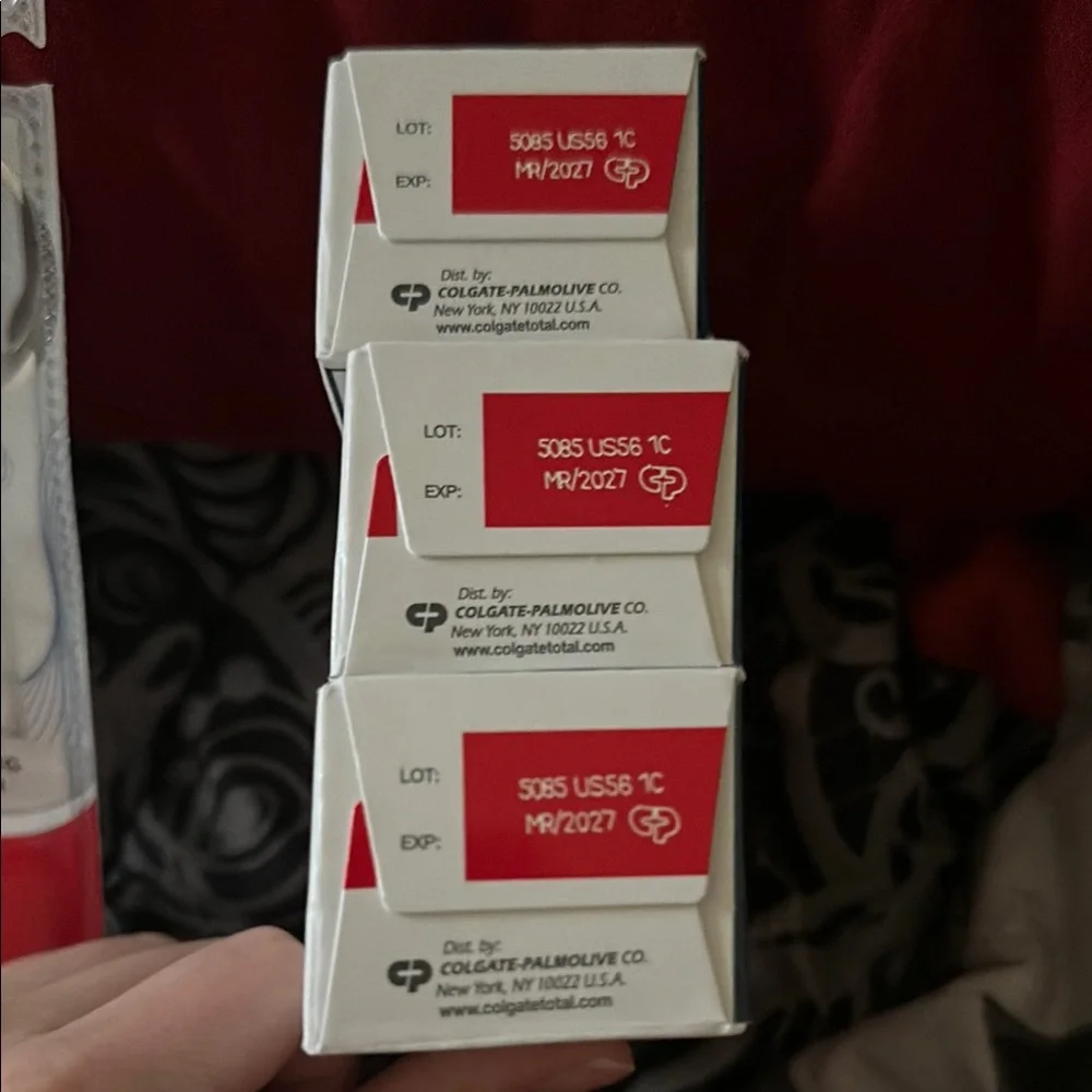 Colgate Total Toothpaste and Toothbrush Set - Picture 2 of 2